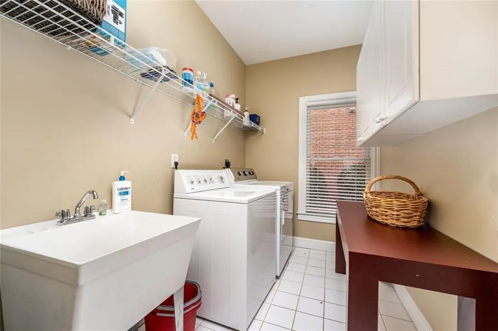 6961 Brandon Mill Road, Sandy Springs, Georgia 30328, 4 Bedrooms Bedrooms, ,4 BathroomsBathrooms,Residential,Sold,6961 Brandon Mill Road,7186661