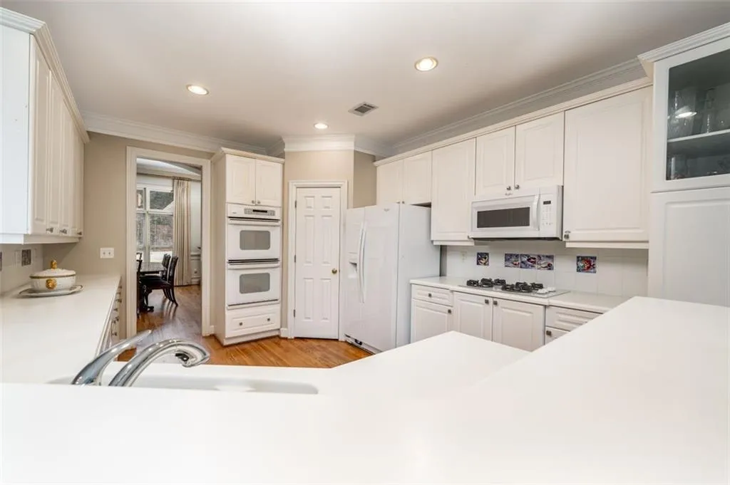 6961 Brandon Mill Road, Sandy Springs, Georgia 30328, 4 Bedrooms Bedrooms, ,4 BathroomsBathrooms,Residential,Sold,6961 Brandon Mill Road,7186661