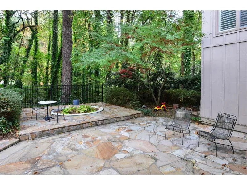 980 Riverside Trace, Sandy Springs, Georgia 30328, 4 Bedrooms Bedrooms, ,3 BathroomsBathrooms,Residential,Sold,980 Riverside Trace,5926150