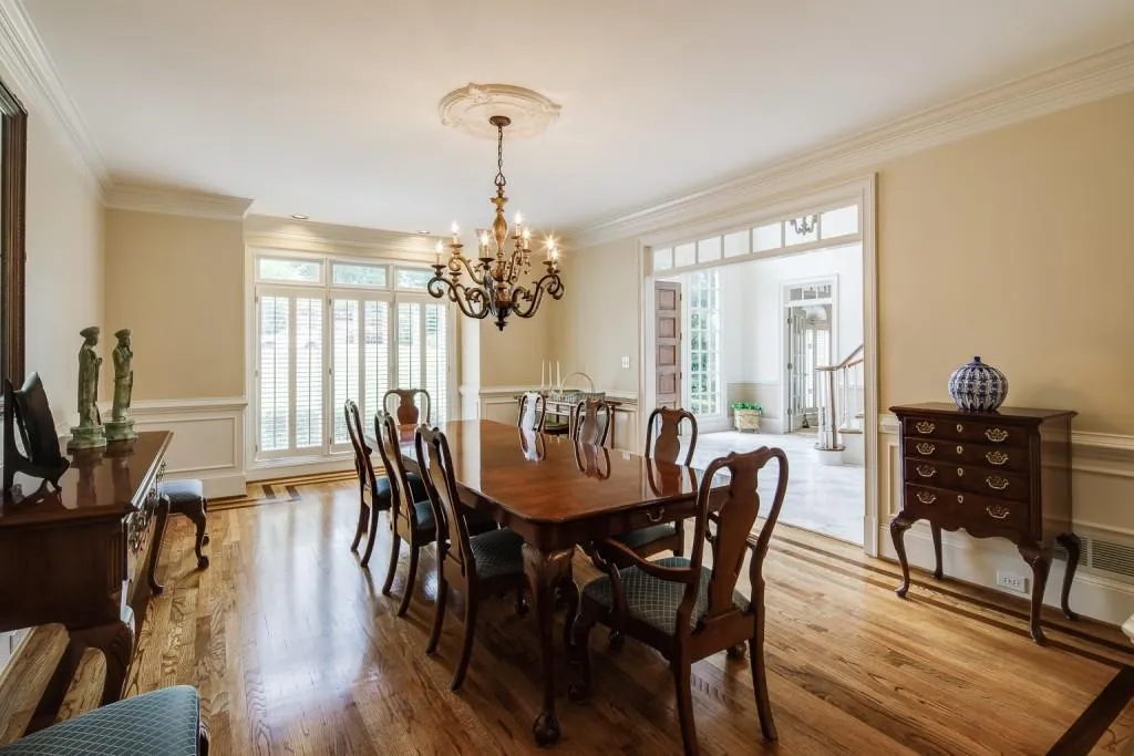 845 Jett Ferry Manor, Sandy Springs, Georgia 30350, 4 Bedrooms Bedrooms, ,5 BathroomsBathrooms,Residential,Sold,845 Jett Ferry Manor,6894733