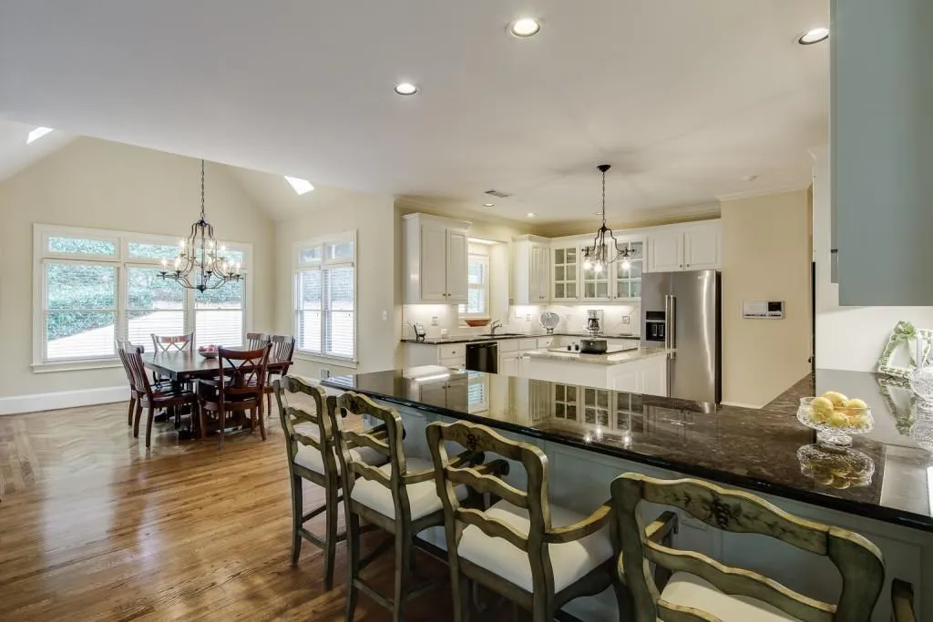 845 Jett Ferry Manor, Sandy Springs, Georgia 30350, 4 Bedrooms Bedrooms, ,5 BathroomsBathrooms,Residential,Sold,845 Jett Ferry Manor,6894733