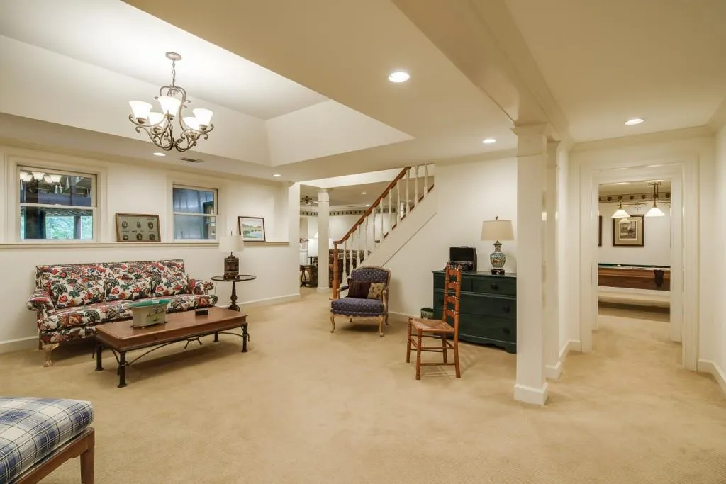 845 Jett Ferry Manor, Sandy Springs, Georgia 30350, 4 Bedrooms Bedrooms, ,5 BathroomsBathrooms,Residential,Sold,845 Jett Ferry Manor,6894733