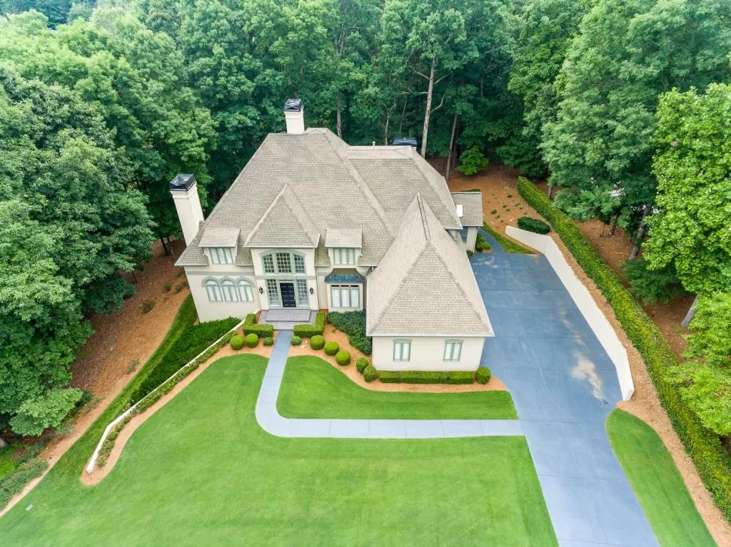845 Jett Ferry Manor, Sandy Springs, Georgia 30350, 4 Bedrooms Bedrooms, ,5 BathroomsBathrooms,Residential,Sold,845 Jett Ferry Manor,6894733