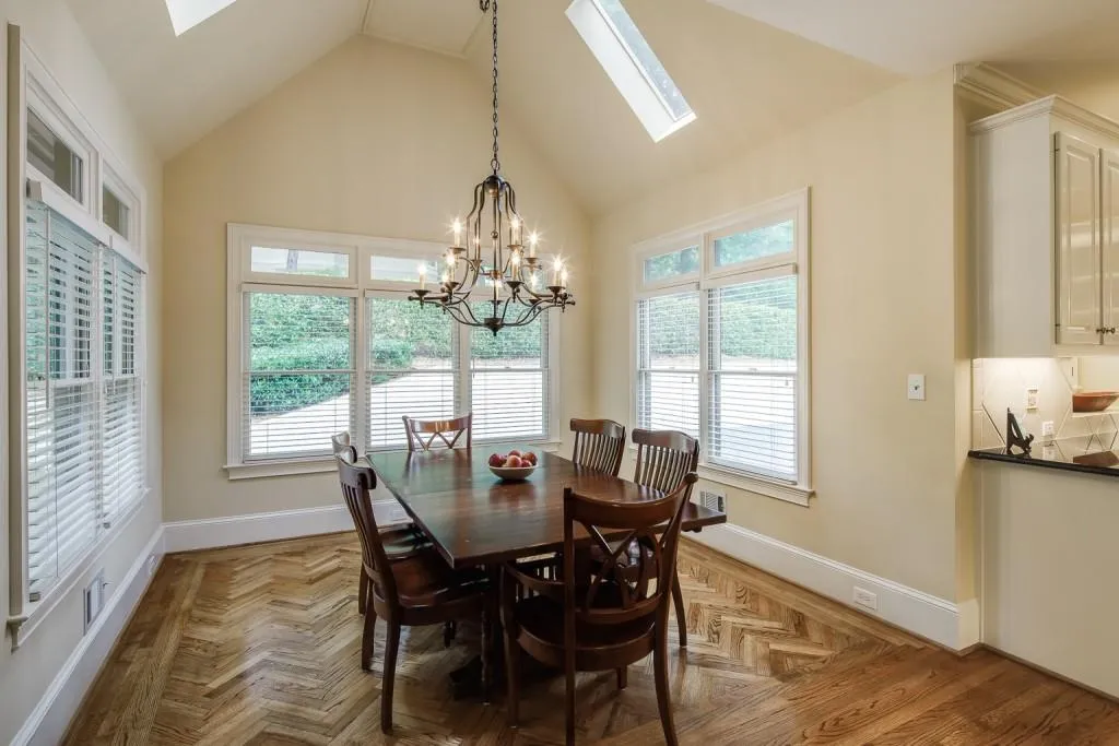 845 Jett Ferry Manor, Sandy Springs, Georgia 30350, 4 Bedrooms Bedrooms, ,5 BathroomsBathrooms,Residential,Sold,845 Jett Ferry Manor,6894733