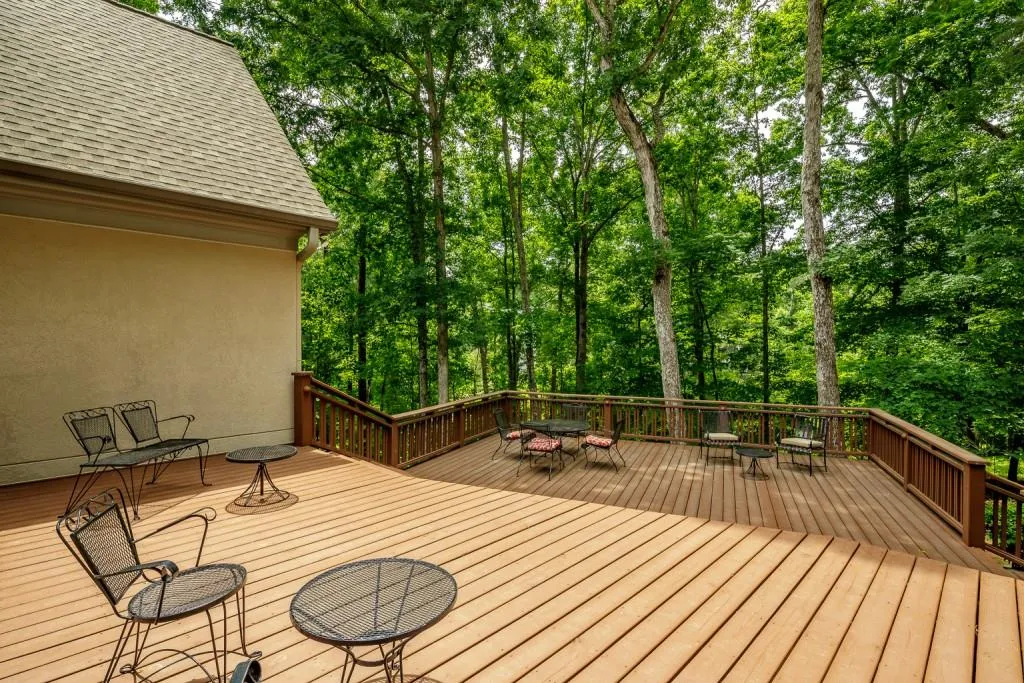 845 Jett Ferry Manor, Sandy Springs, Georgia 30350, 4 Bedrooms Bedrooms, ,5 BathroomsBathrooms,Residential,Sold,845 Jett Ferry Manor,6894733