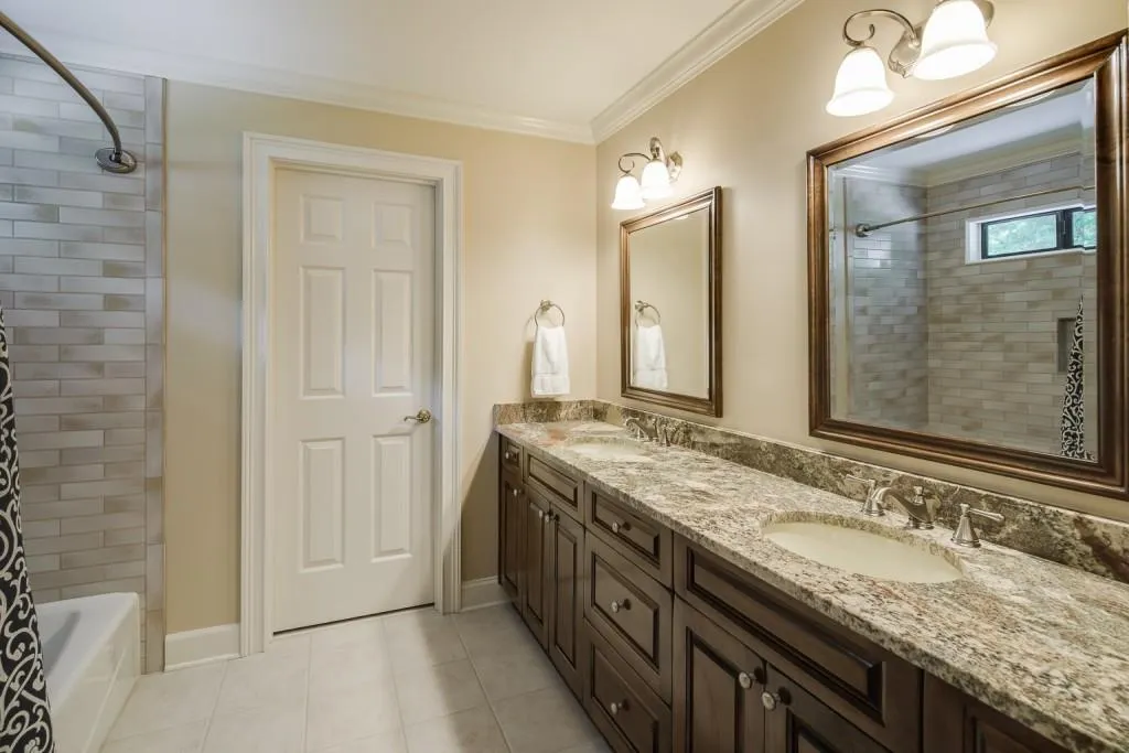 845 Jett Ferry Manor, Sandy Springs, Georgia 30350, 4 Bedrooms Bedrooms, ,5 BathroomsBathrooms,Residential,Sold,845 Jett Ferry Manor,6894733