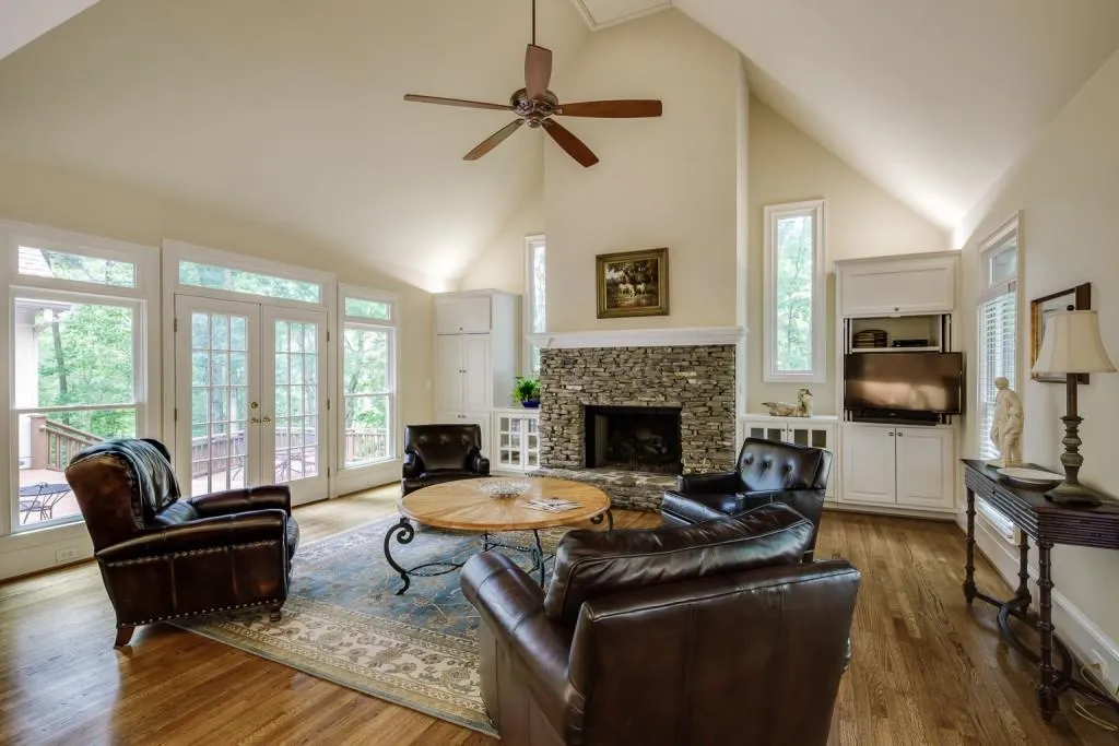 845 Jett Ferry Manor, Sandy Springs, Georgia 30350, 4 Bedrooms Bedrooms, ,5 BathroomsBathrooms,Residential,Sold,845 Jett Ferry Manor,6894733