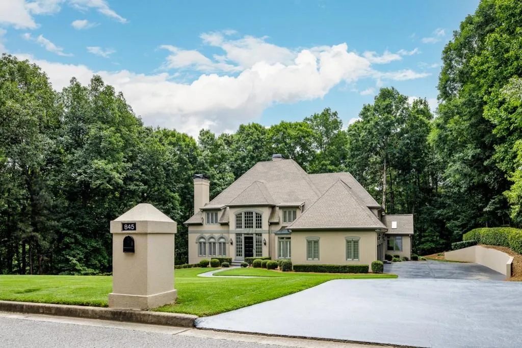 845 Jett Ferry Manor, Sandy Springs, Georgia 30350, 4 Bedrooms Bedrooms, ,5 BathroomsBathrooms,Residential,Sold,845 Jett Ferry Manor,6894733