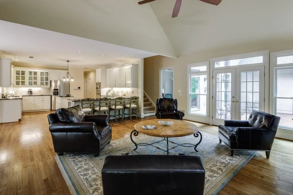 845 Jett Ferry Manor, Sandy Springs, Georgia 30350, 4 Bedrooms Bedrooms, ,5 BathroomsBathrooms,Residential,Sold,845 Jett Ferry Manor,6894733