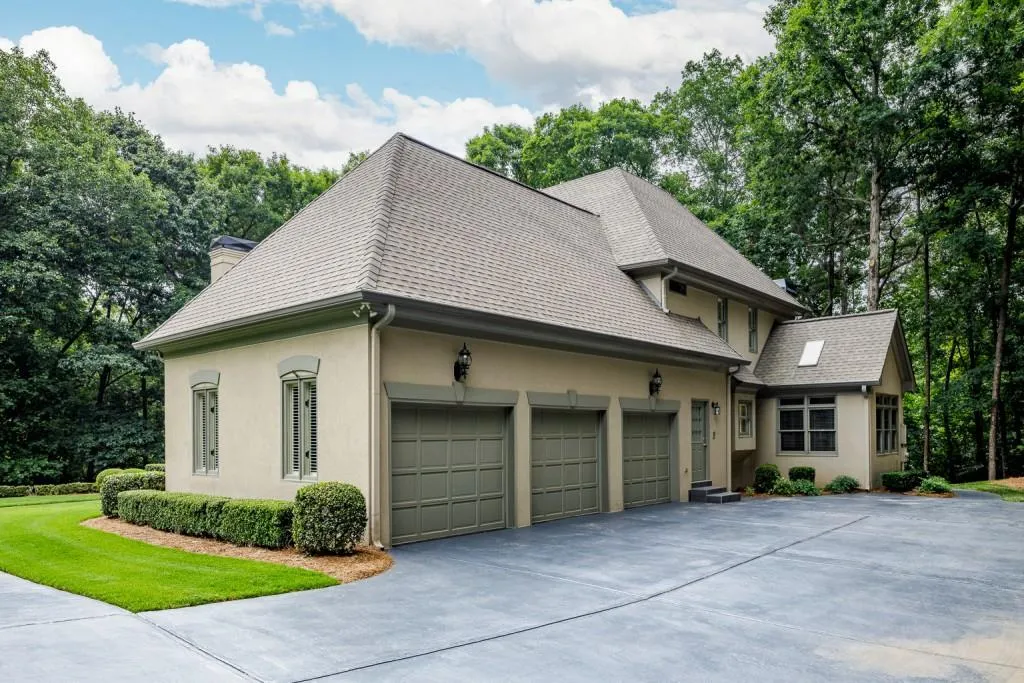 845 Jett Ferry Manor, Sandy Springs, Georgia 30350, 4 Bedrooms Bedrooms, ,5 BathroomsBathrooms,Residential,Sold,845 Jett Ferry Manor,6894733