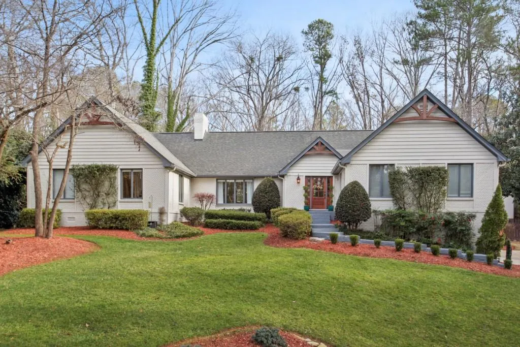 7955 Spalding Hills, Sandy Springs, Georgia 30350, 4 Bedrooms Bedrooms, ,4 BathroomsBathrooms,Residential,Sold,7955 Spalding Hills,6954589