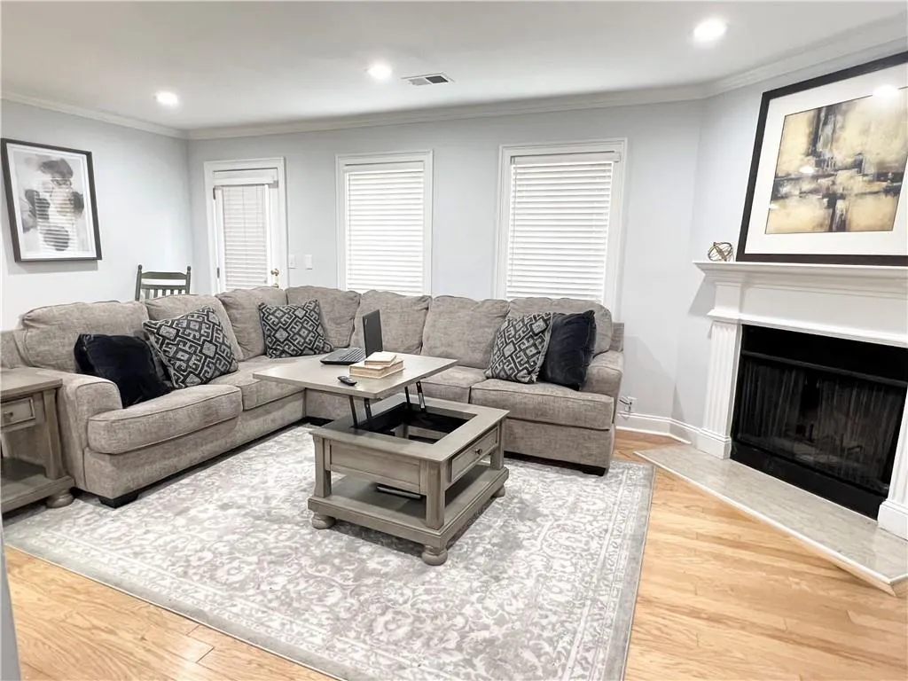 403 Masons Creek Circle, Sandy Springs, Georgia 30350, 2 Bedrooms Bedrooms, ,2 BathroomsBathrooms,Residential,Sold,403 Masons Creek Circle,7015289