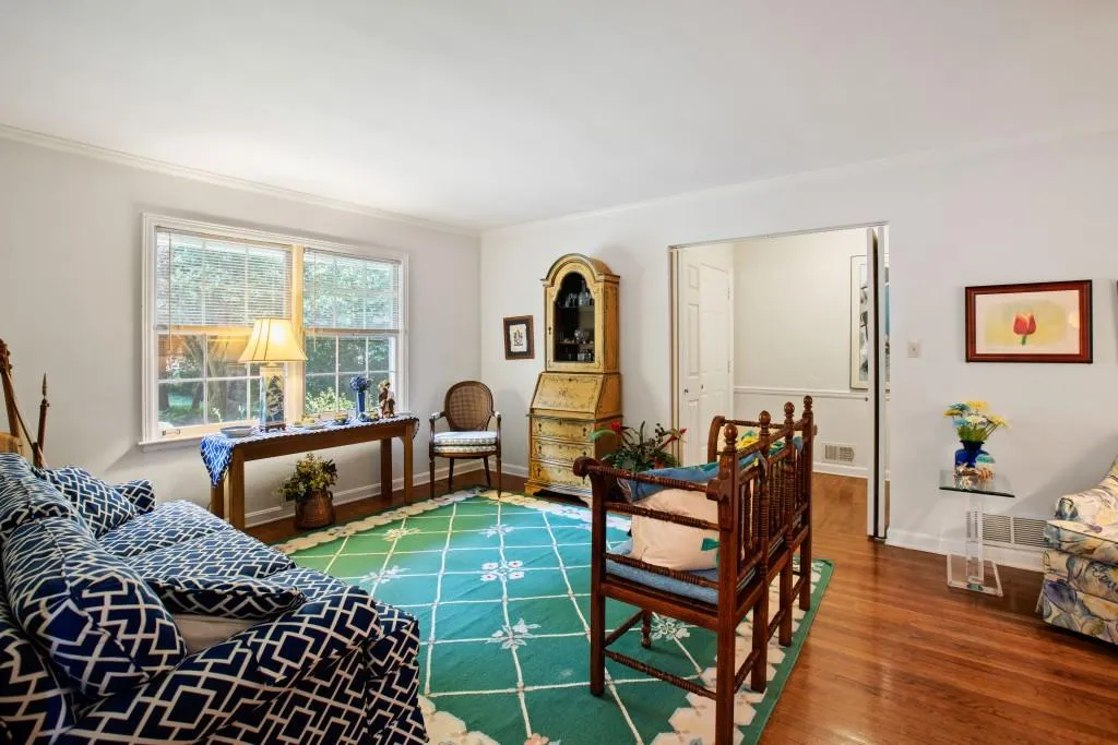 6838 Brandon Mill Road, Sandy Springs, Georgia 30328, 3 Bedrooms Bedrooms, ,2 BathroomsBathrooms,Residential,Sold,6838 Brandon Mill Road,6897987