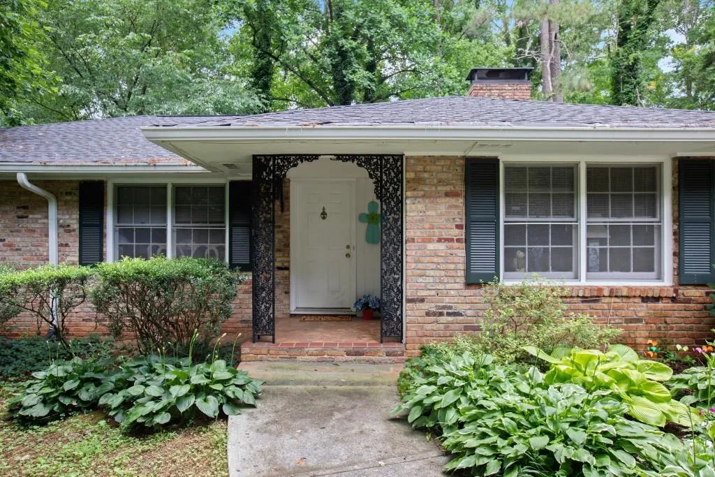 6838 Brandon Mill Road, Sandy Springs, Georgia 30328, 3 Bedrooms Bedrooms, ,2 BathroomsBathrooms,Residential,Sold,6838 Brandon Mill Road,6897987