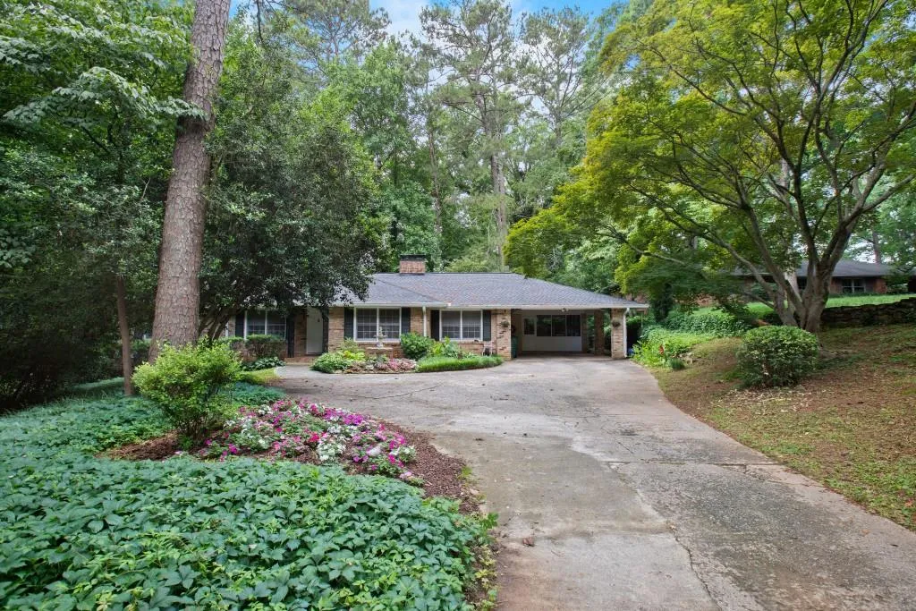 6838 Brandon Mill Road, Sandy Springs, Georgia 30328, 3 Bedrooms Bedrooms, ,2 BathroomsBathrooms,Residential,Sold,6838 Brandon Mill Road,6897987