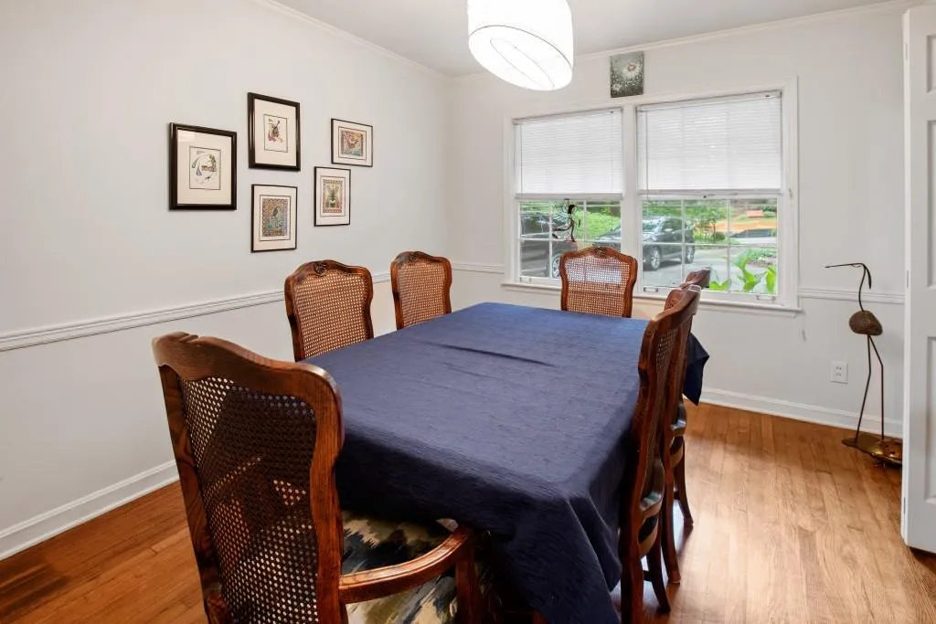 6838 Brandon Mill Road, Sandy Springs, Georgia 30328, 3 Bedrooms Bedrooms, ,2 BathroomsBathrooms,Residential,Sold,6838 Brandon Mill Road,6897987