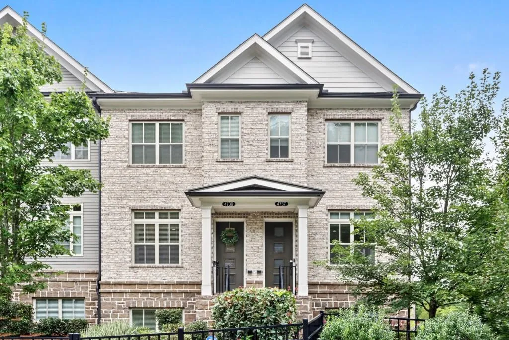 4739 Roswell Road, Atlanta, Georgia 30342, 2 Bedrooms Bedrooms, ,2 BathroomsBathrooms,Residential,Sold,4739 Roswell Road,6804419