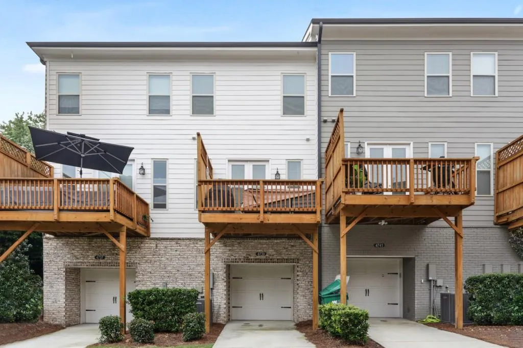 4739 Roswell Road, Atlanta, Georgia 30342, 2 Bedrooms Bedrooms, ,2 BathroomsBathrooms,Residential,Sold,4739 Roswell Road,6804419