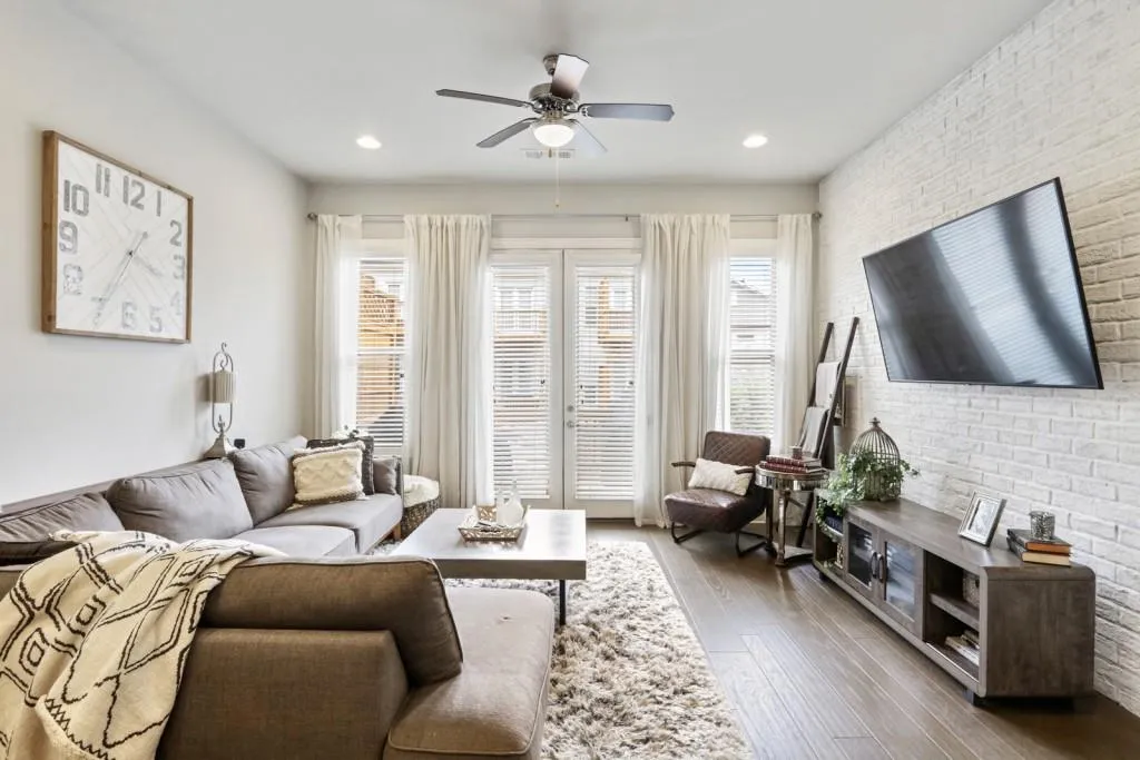 4739 Roswell Road, Atlanta, Georgia 30342, 2 Bedrooms Bedrooms, ,2 BathroomsBathrooms,Residential,Sold,4739 Roswell Road,6804419