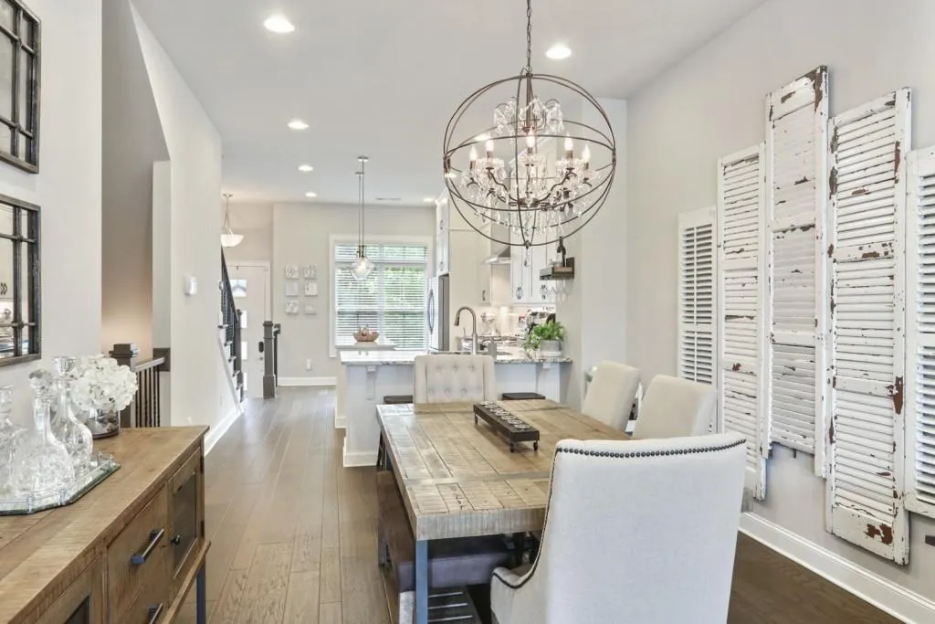 4739 Roswell Road, Atlanta, Georgia 30342, 2 Bedrooms Bedrooms, ,2 BathroomsBathrooms,Residential,Sold,4739 Roswell Road,6804419