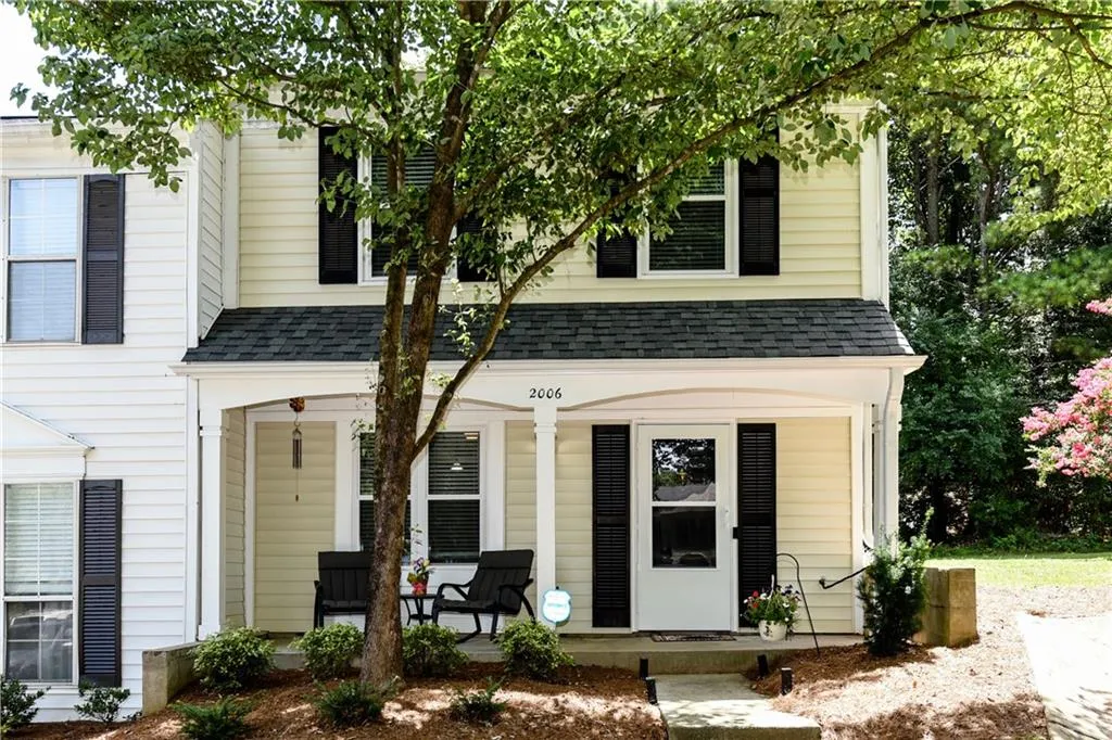 2006 Queen Anne Court, Sandy Springs, Georgia 30350, 2 Bedrooms Bedrooms, ,2 BathroomsBathrooms,Residential,Sold,2006 Queen Anne Court,6585746