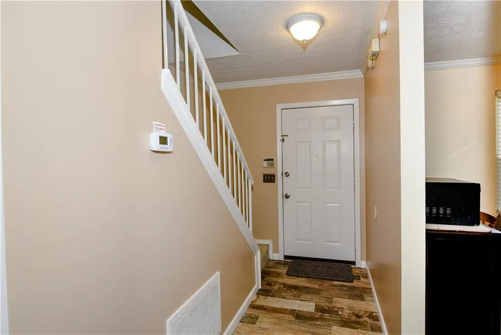 2006 Queen Anne Court, Sandy Springs, Georgia 30350, 2 Bedrooms Bedrooms, ,2 BathroomsBathrooms,Residential,Sold,2006 Queen Anne Court,6585746