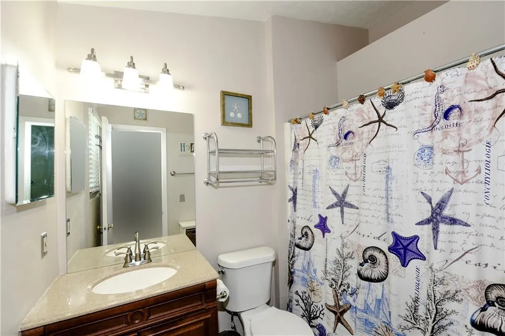 2006 Queen Anne Court, Sandy Springs, Georgia 30350, 2 Bedrooms Bedrooms, ,2 BathroomsBathrooms,Residential,Sold,2006 Queen Anne Court,6585746