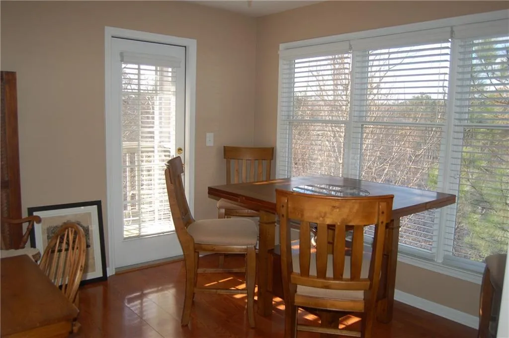 902 Camden Court Unit 902, Atlanta, Georgia 30327, 2 Bedrooms Bedrooms, ,2 BathroomsBathrooms,Residential,Sold,902 Camden Court Unit 902,6005629