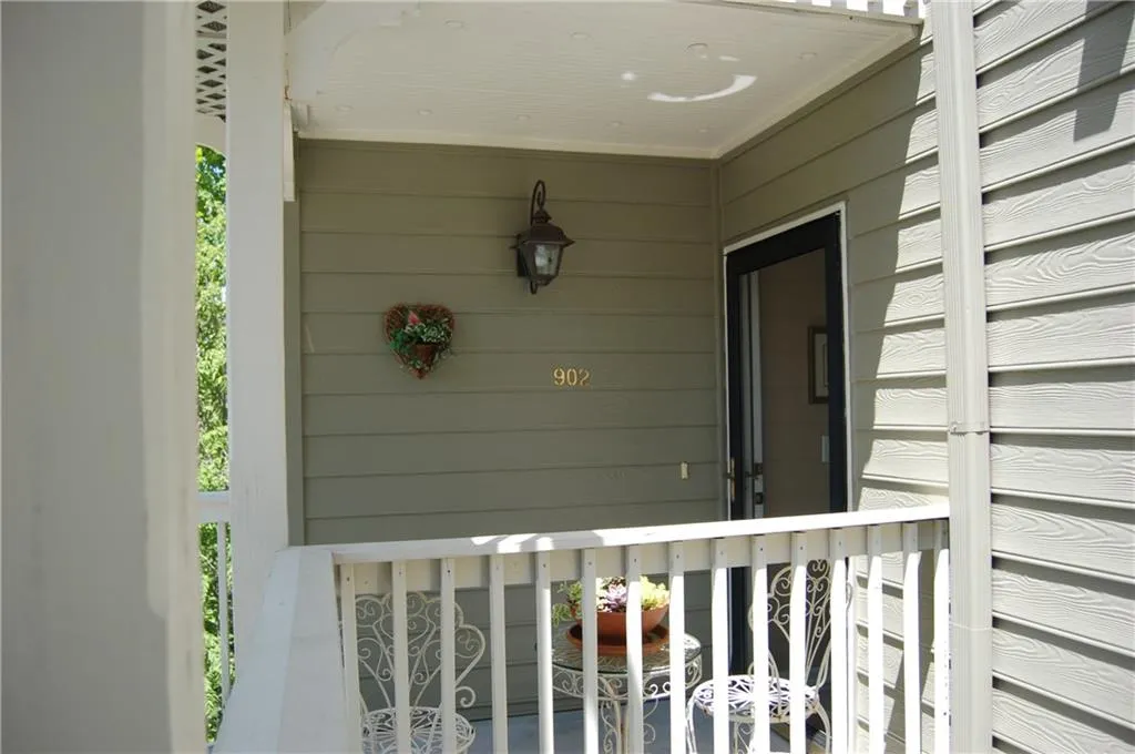 902 Camden Court Unit 902, Atlanta, Georgia 30327, 2 Bedrooms Bedrooms, ,2 BathroomsBathrooms,Residential,Sold,902 Camden Court Unit 902,6005629