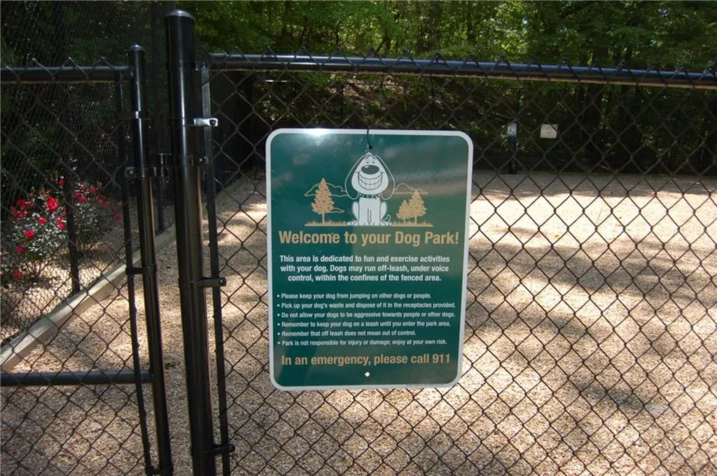 902 Camden Court Unit 902, Atlanta, Georgia 30327, 2 Bedrooms Bedrooms, ,2 BathroomsBathrooms,Residential,Sold,902 Camden Court Unit 902,6005629