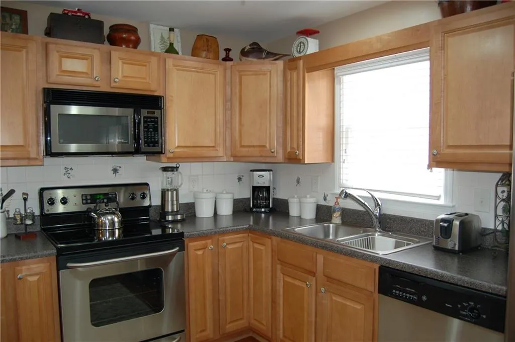 902 Camden Court Unit 902, Atlanta, Georgia 30327, 2 Bedrooms Bedrooms, ,2 BathroomsBathrooms,Residential,Sold,902 Camden Court Unit 902,6005629