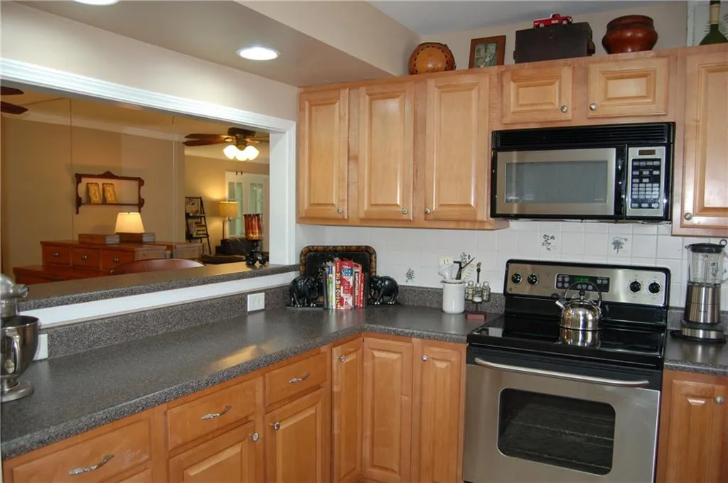 902 Camden Court Unit 902, Atlanta, Georgia 30327, 2 Bedrooms Bedrooms, ,2 BathroomsBathrooms,Residential,Sold,902 Camden Court Unit 902,6005629
