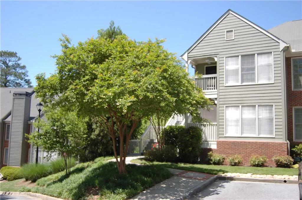 902 Camden Court Unit 902, Atlanta, Georgia 30327, 2 Bedrooms Bedrooms, ,2 BathroomsBathrooms,Residential,Sold,902 Camden Court Unit 902,6005629