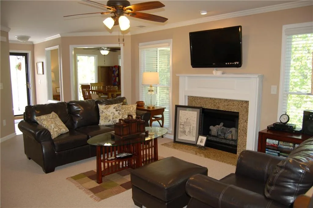 902 Camden Court Unit 902, Atlanta, Georgia 30327, 2 Bedrooms Bedrooms, ,2 BathroomsBathrooms,Residential,Sold,902 Camden Court Unit 902,6005629