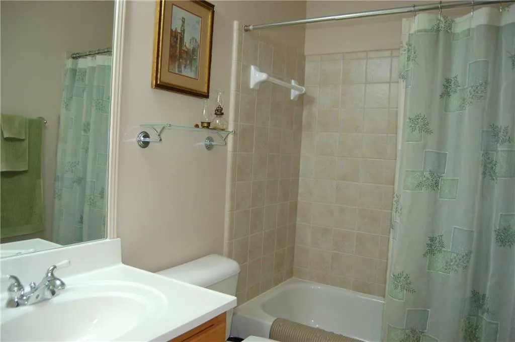 902 Camden Court Unit 902, Atlanta, Georgia 30327, 2 Bedrooms Bedrooms, ,2 BathroomsBathrooms,Residential,Sold,902 Camden Court Unit 902,6005629