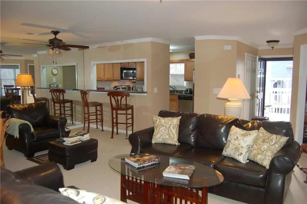 902 Camden Court Unit 902, Atlanta, Georgia 30327, 2 Bedrooms Bedrooms, ,2 BathroomsBathrooms,Residential,Sold,902 Camden Court Unit 902,6005629