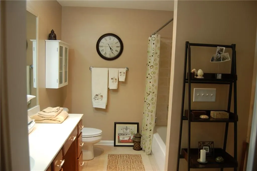 902 Camden Court Unit 902, Atlanta, Georgia 30327, 2 Bedrooms Bedrooms, ,2 BathroomsBathrooms,Residential,Sold,902 Camden Court Unit 902,6005629