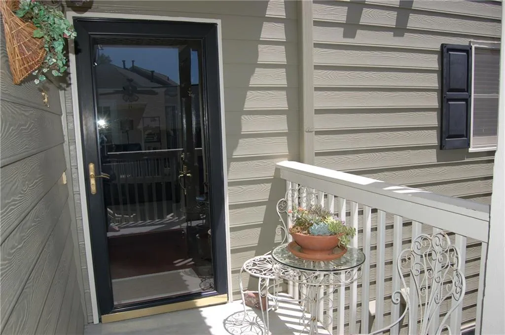 902 Camden Court Unit 902, Atlanta, Georgia 30327, 2 Bedrooms Bedrooms, ,2 BathroomsBathrooms,Residential,Sold,902 Camden Court Unit 902,6005629