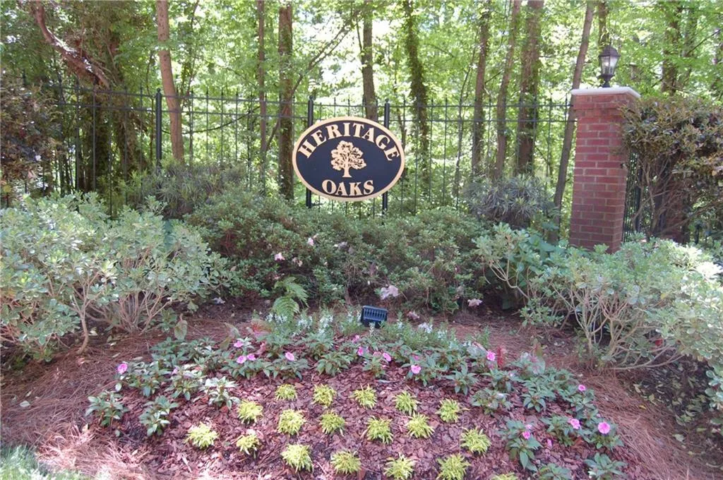 902 Camden Court Unit 902, Atlanta, Georgia 30327, 2 Bedrooms Bedrooms, ,2 BathroomsBathrooms,Residential,Sold,902 Camden Court Unit 902,6005629