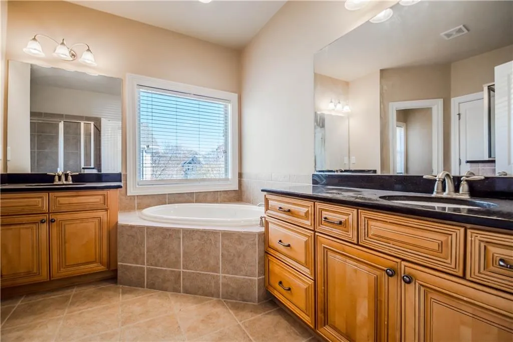 7770gl Glisten Avenue Unit 209, Sandy Springs, Georgia 30328, 3 Bedrooms Bedrooms, ,2 BathroomsBathrooms,Residential,Sold,7770gl Glisten Avenue Unit 209,5929126