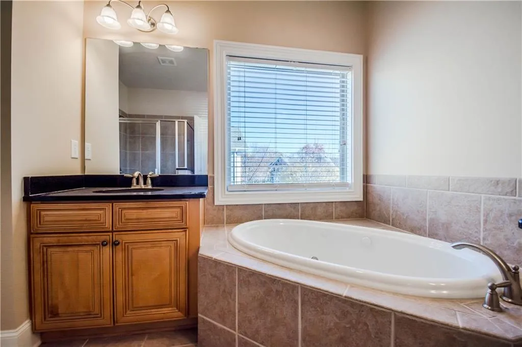 7770gl Glisten Avenue Unit 209, Sandy Springs, Georgia 30328, 3 Bedrooms Bedrooms, ,2 BathroomsBathrooms,Residential,Sold,7770gl Glisten Avenue Unit 209,5929126