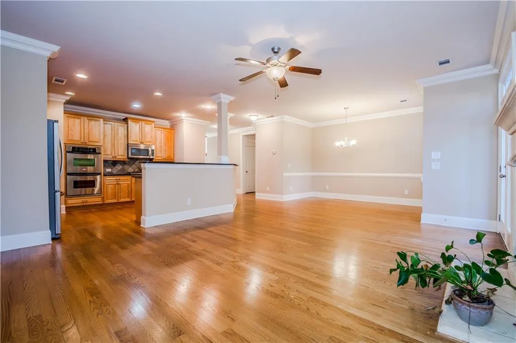 7770gl Glisten Avenue Unit 209, Sandy Springs, Georgia 30328, 3 Bedrooms Bedrooms, ,2 BathroomsBathrooms,Residential,Sold,7770gl Glisten Avenue Unit 209,5929126
