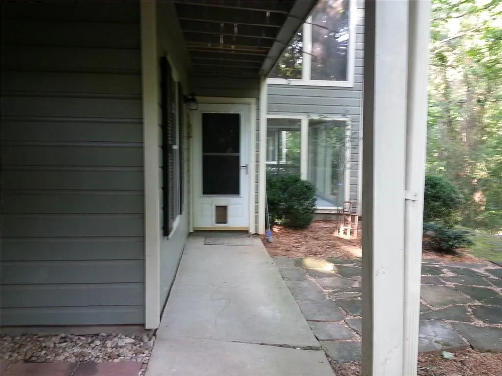 1606 Vicksburg Place, Sandy Springs, Georgia 30350, 2 Bedrooms Bedrooms, ,2 BathroomsBathrooms,Residential,Sold,1606 Vicksburg Place,5815237