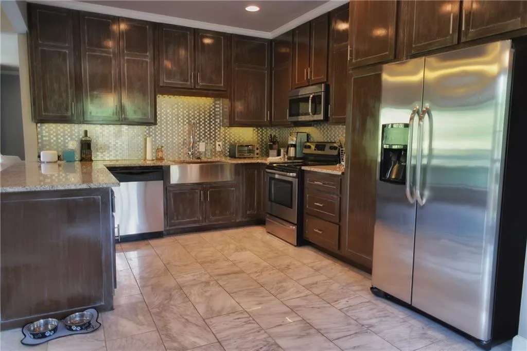 2921 Lenox Road Ne Unit 310, Atlanta, Georgia 30324, 2 Bedrooms Bedrooms, ,2 BathroomsBathrooms,Residential,Sold,2921 Lenox Road Ne Unit 310,5710322