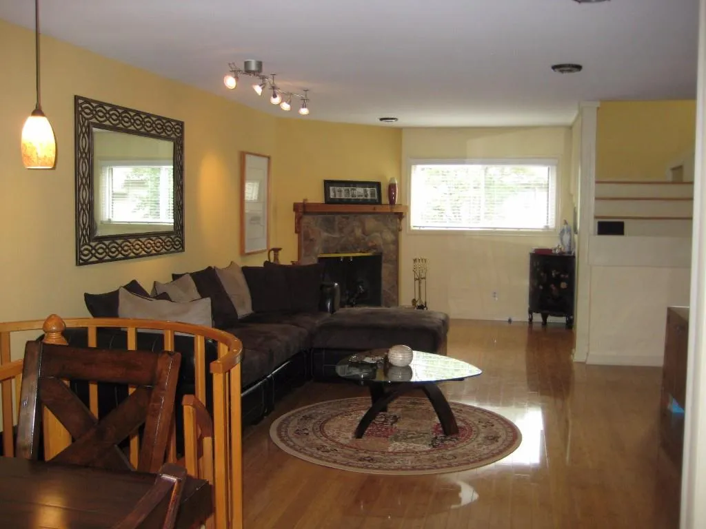 56 Basswood Circle, Sandy Springs, Georgia 30328, 3 Bedrooms Bedrooms, ,2 BathroomsBathrooms,Residential,Sold,56 Basswood Circle,5593872