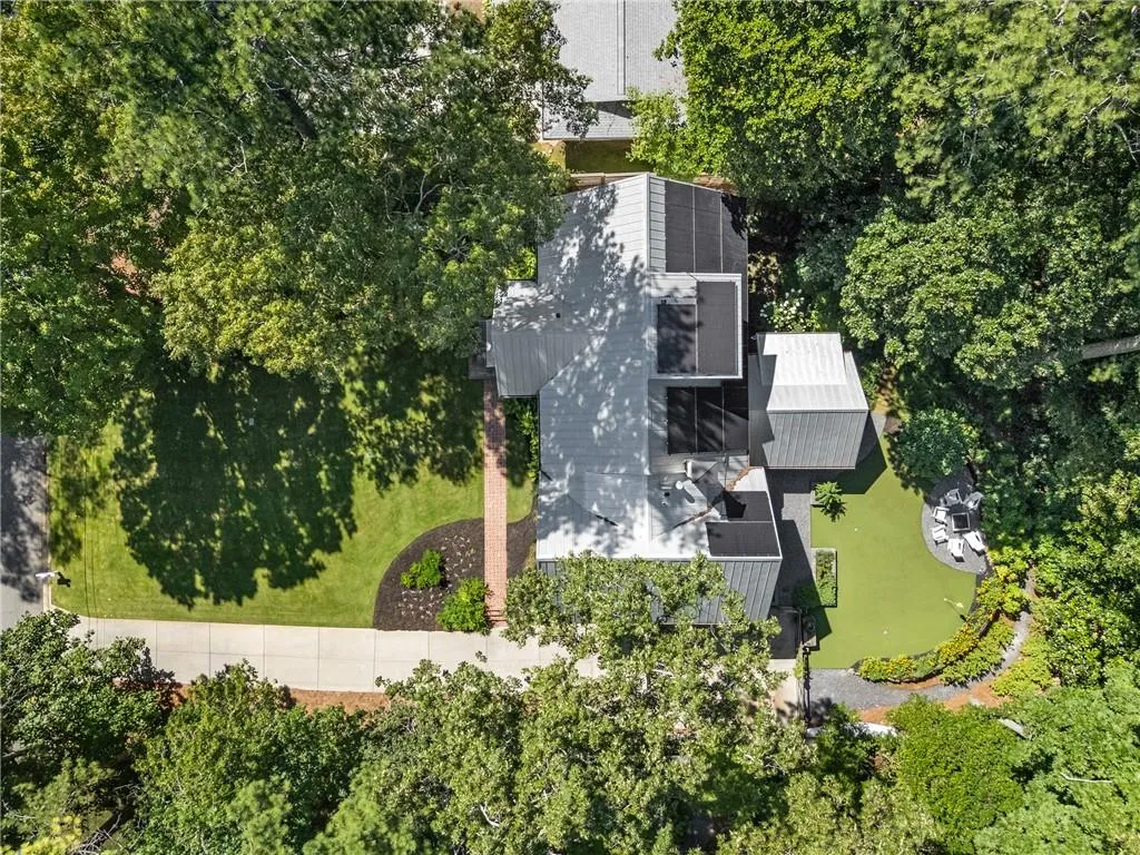 Aerial view of property and surrounding area