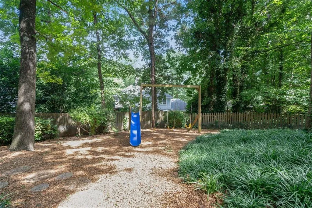 7095 Glenridge Drive, Atlanta, Georgia 30328, 4 Bedrooms Bedrooms, ,2 BathroomsBathrooms,Residential,Sold,7095 Glenridge Drive,6914982