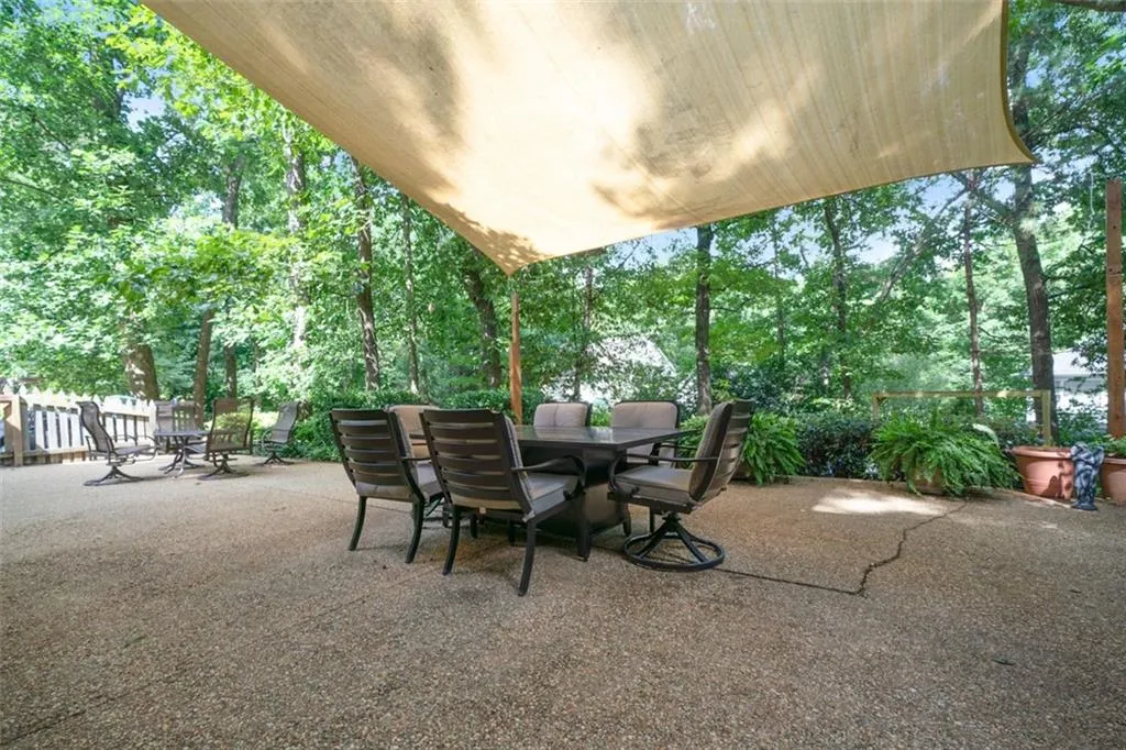 7095 Glenridge Drive, Atlanta, Georgia 30328, 4 Bedrooms Bedrooms, ,2 BathroomsBathrooms,Residential,Sold,7095 Glenridge Drive,6914982
