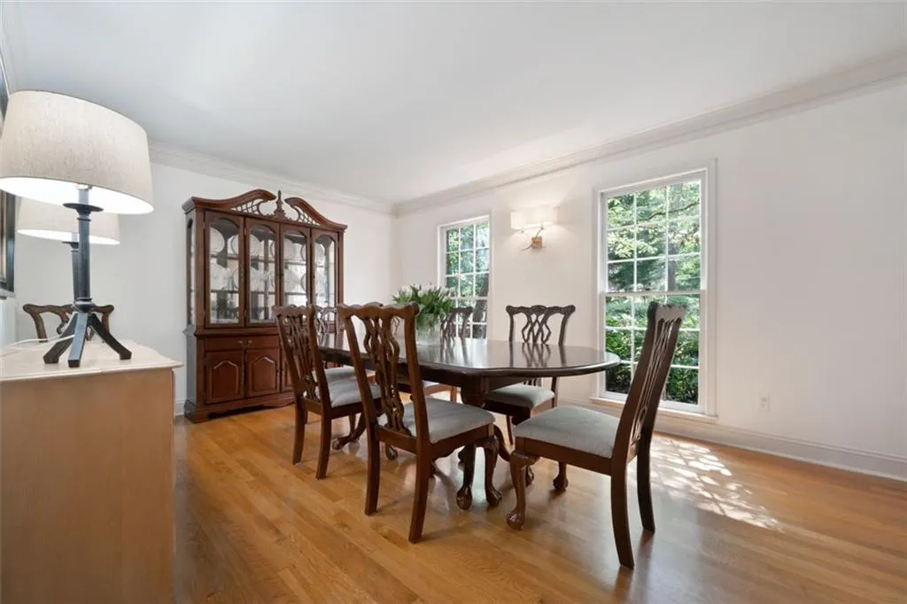 7095 Glenridge Drive, Atlanta, Georgia 30328, 4 Bedrooms Bedrooms, ,2 BathroomsBathrooms,Residential,Sold,7095 Glenridge Drive,6914982
