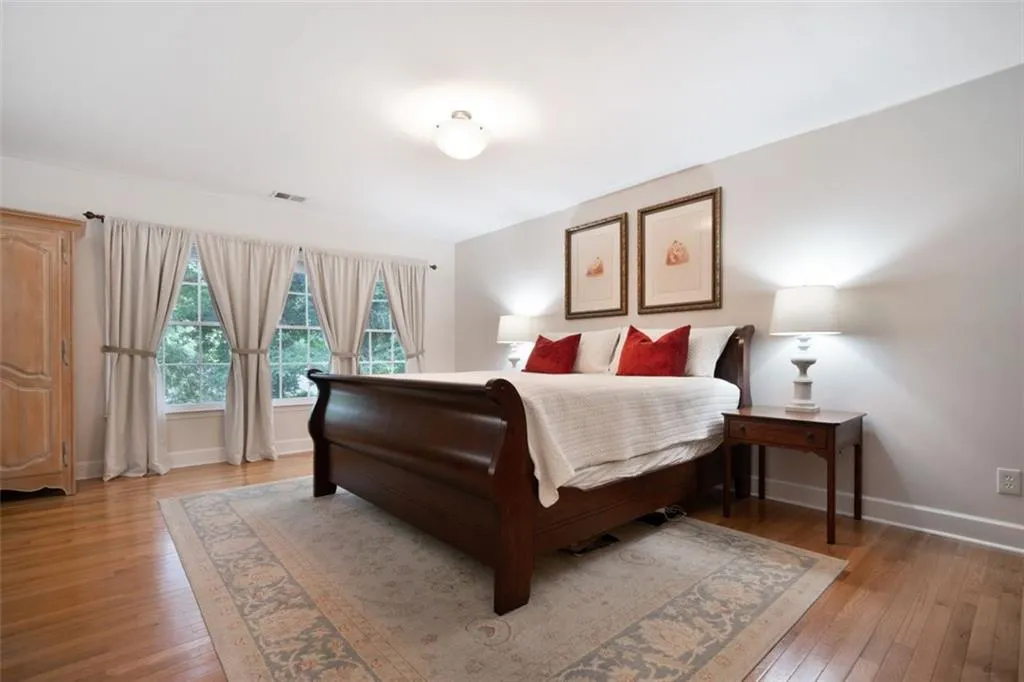 7095 Glenridge Drive, Atlanta, Georgia 30328, 4 Bedrooms Bedrooms, ,2 BathroomsBathrooms,Residential,Sold,7095 Glenridge Drive,6914982